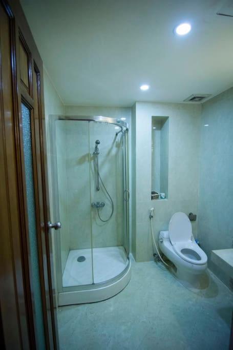 123 Apartment In Bui Vien Street, District 1 Хошимін Екстер'єр фото